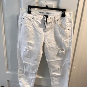 White, boyfriend jeans